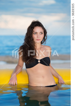 Young sexy woman Young sexy woman 9689305