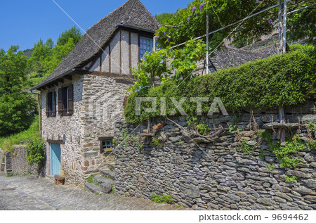 法國，Midi-Pyrenees地區的風景 9694462