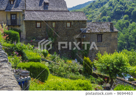 法國,Midi-Pyrenees地區的風景 法國,Midi-Pyrenees地區的風景 9694463