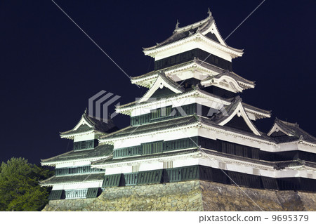 松本城照亮了 松本城照亮了 9695379