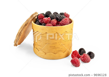 Raspberries and blackberries in Berestovo tueske Raspberries and blackberries in Berestovo tueske 9696128