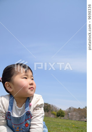 藍天回女孩 9698336
