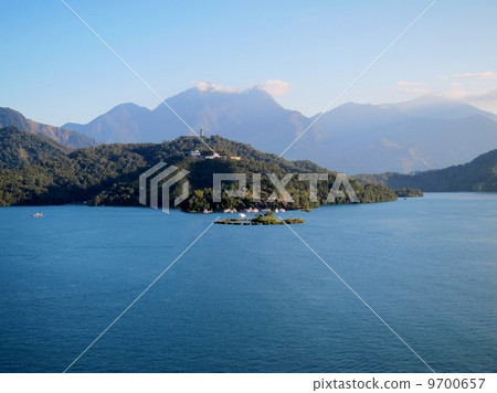 Taiwan Nantou County Sun Moon Lake and the Sao Tribe Lal Island (the small island in front) Taiwan Nantou County Sun Moon Lake and the Sao Tribe Lal Island (the small island in front) 9700657
