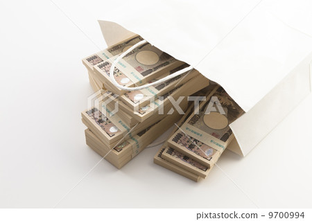 A bill of 10,000 yen into a bag 9700994
