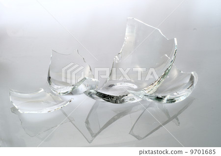 BROKEN GLASS PIECES BROKEN GLASS PIECES 9701685
