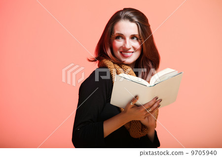 Autumn woman fresh girl glamour read book eye-lashes joyful smil Autumn woman fresh girl glamour read book eye-lashes joyful smil 9705940