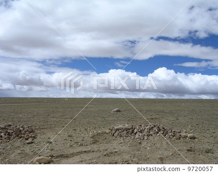 Tibet's Horizon Tibet's Horizon 9720057