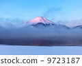 富士山在晨霧中 9723187