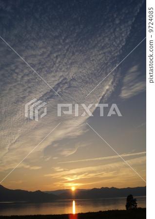 日落和雲彩 9724085