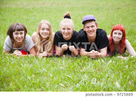 Cheerful group of students 9725689