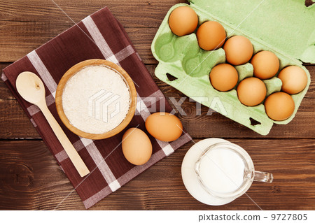 Eggs, milk and flour 9727805