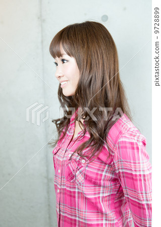 年輕的女士 9728899