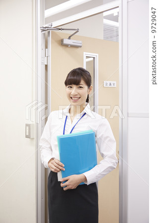 Business 9729047