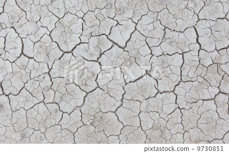 White cracked ground White cracked ground 9730851