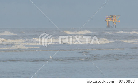 Large oil rig drilling platform 9730893