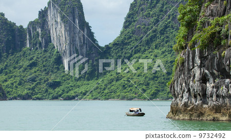 Fishing boat in the Ha Long Bay Fishing boat in the Ha Long Bay 9732492