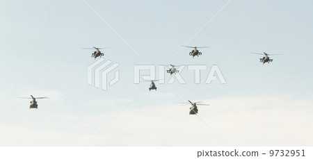 AH-64, cougar, chinook helicopters 9732951