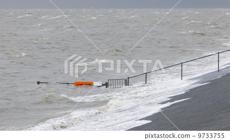 Extreme high tide in the Netherlands 9733755