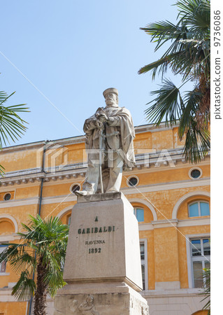 Memorial statue to Garibaldi in Ravenna 9736086