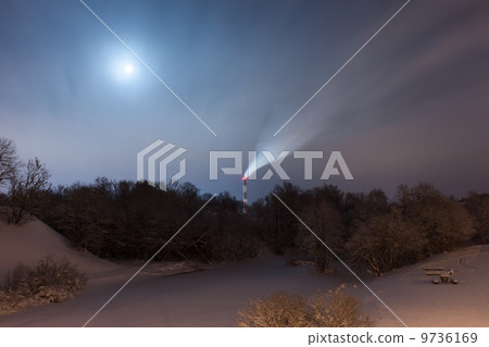 Winter night scene 9736169