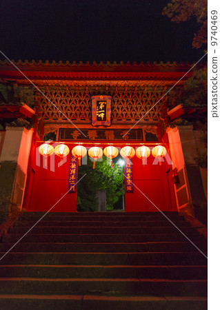 Sofuku-ji第一個高峰門和燈籠 9740469