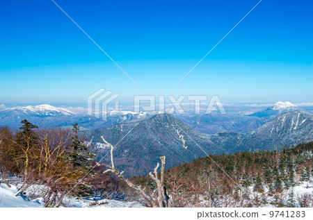 初冬視圖的邊緣 9741283