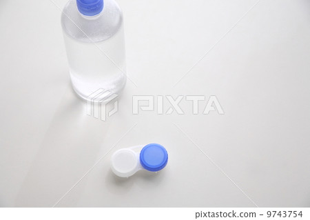 Image of contact lens care products 9743754