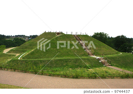 Daan Old Tomb 9744437