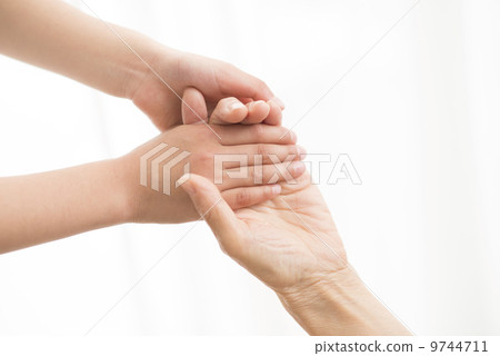 孫子/祖母的手 9744711