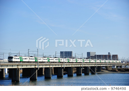 2014/01/13東海道幹線茅崎 - 平塚JR東185系列A8組織（大宮）+ C1組織（大宮）“Odoriko”條紋塗料顏色 9746498