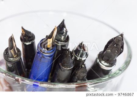 Cleaning dirty fauntain pen Cleaning dirty fauntain pen 9746867