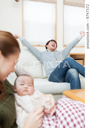 parenthood, parent and child, mother 9747372