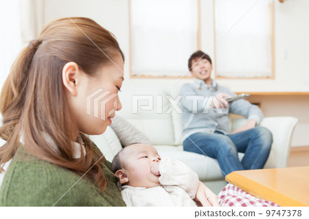家 父母和小孩 親子 9747378