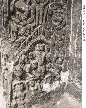 Monkey's sculpture Monkey's sculpture 9748668