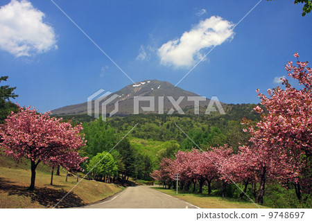 萬代山從天而降 萬代山從天而降 9748697