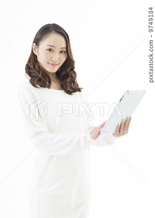 年輕的女士 年輕的女士 9749184