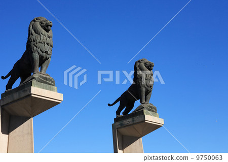 Lions Sculpture 9750063