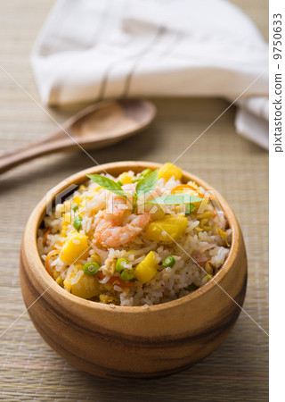chinese fried rice , or nasi goreng popular cusine in asia 9750633
