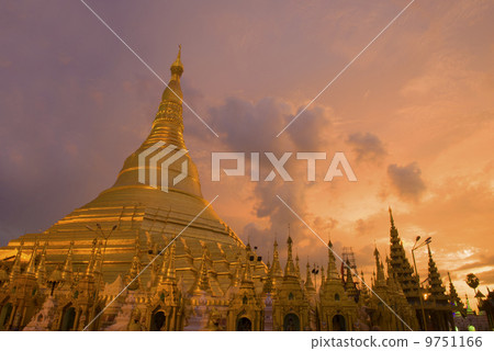 Shwedagon Pagoda(Great Dagon Pagoda) in Yangon 9751166