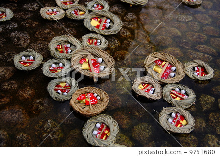 Shimogamo Shrine Shop棚花 9751680