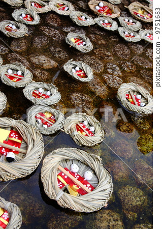 Shimogamo Shrine Shop棚花 9751683