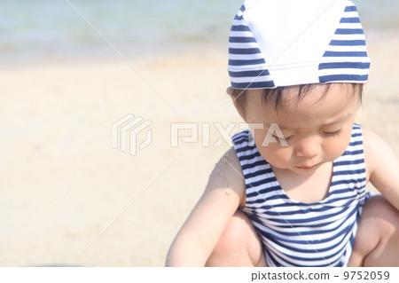 Boys playing in the sea Boys playing in the sea 9752059