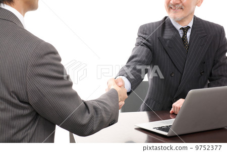 Handshake / business 9752377