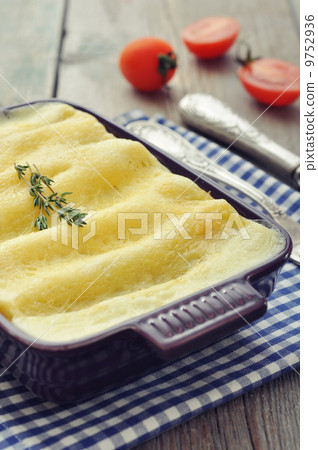 Cannelloni with ricotta and spinach 9752936