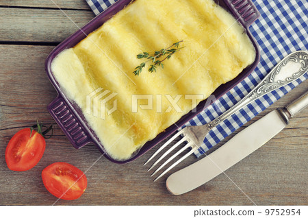 Cannelloni with ricotta and spinach 9752954