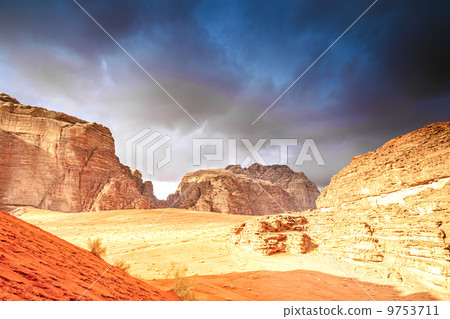 Jordan's desert (Jordan, Wadi Lam) Jordan's desert (Jordan, Wadi Lam) 9753711