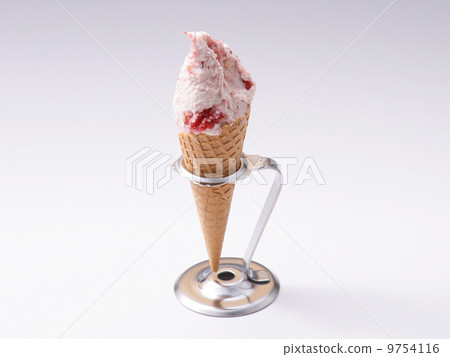 草莓冰淇淋 9754116