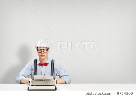 young journalist young journalist 9754800