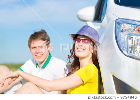 young couple young couple 9754946