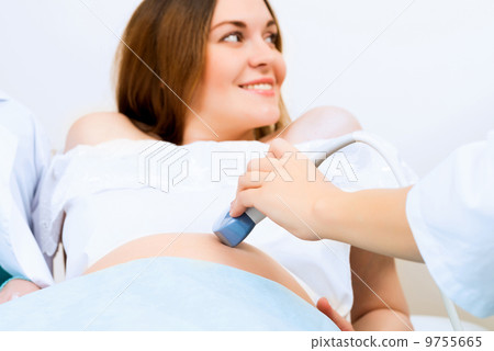 hands and abdominal ultrasound scanner 9755665